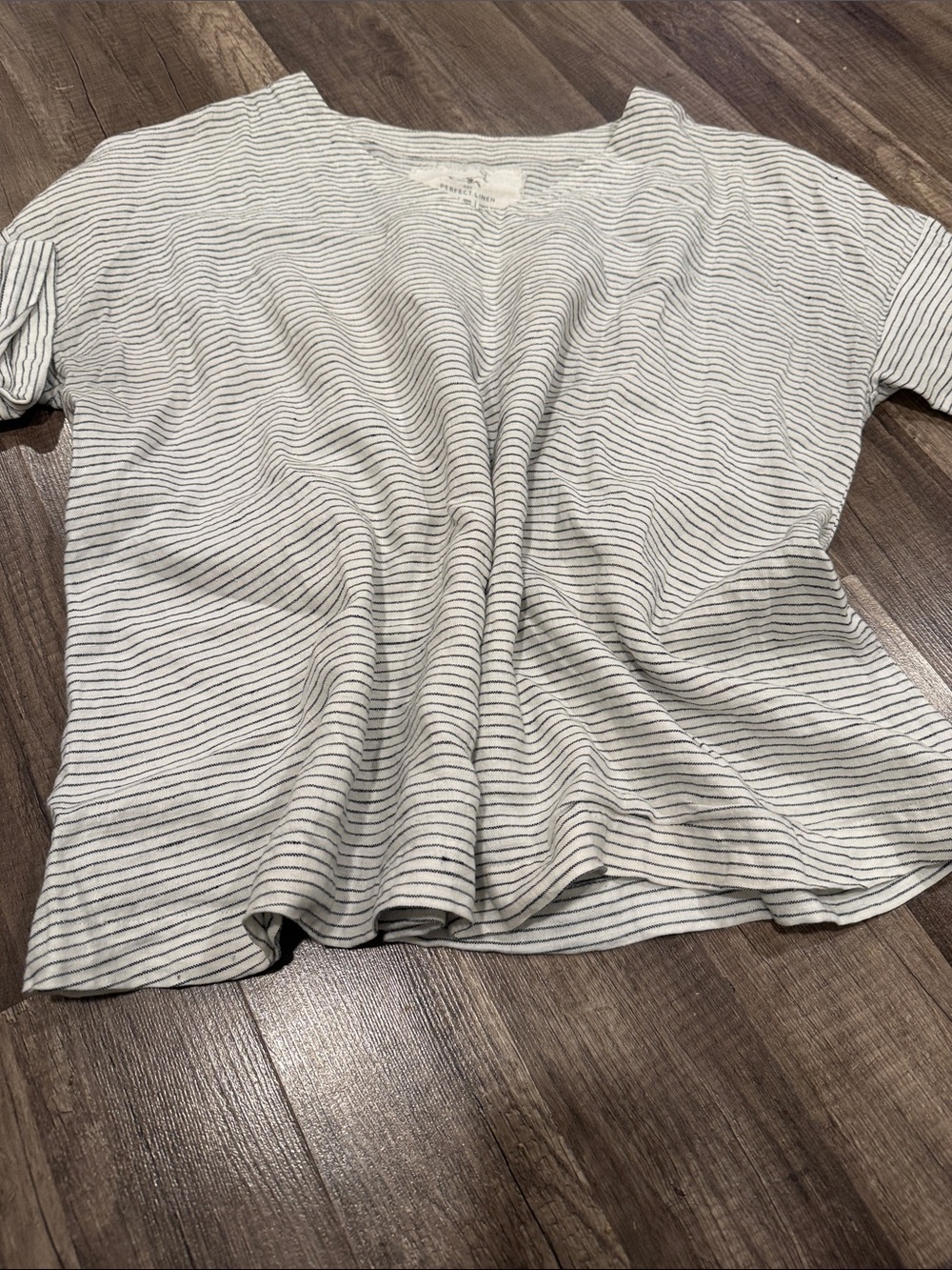 notPERFECTLINEN Striped Scoop-Neck Tee in White and Black
